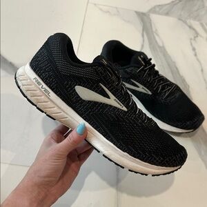 Brooks Revel 3 Men Walking Shoes Sneakers Size 11 Black & White Athletic Running
